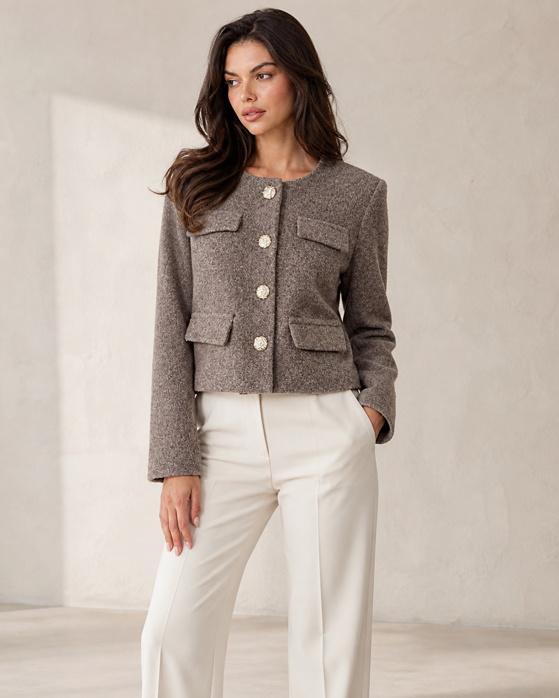 Tweed jasje met gouden knopen, taupe — tweede aanzicht