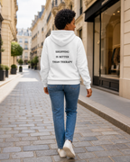 Model met Jovida hoodie wit #white #wit