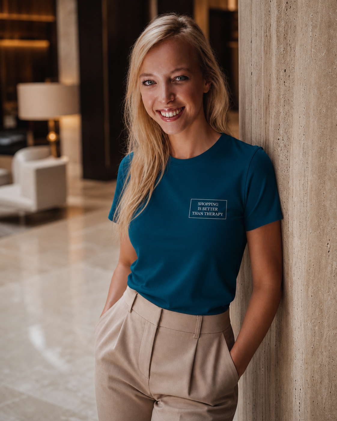 Model met Jovida T-shirt petrolblauw #deep-teal #diep-petrol