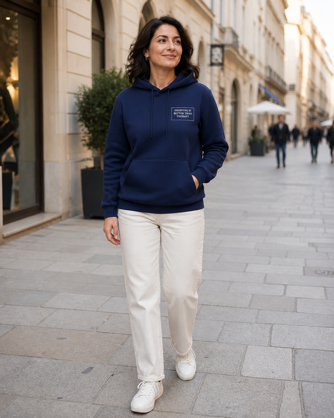 Model met Jovida hoodie marineblauw #navy #marineblauw
