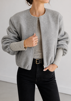 Cropped bomberjack met rits, grijs — tweede aanzicht #gray #grijs