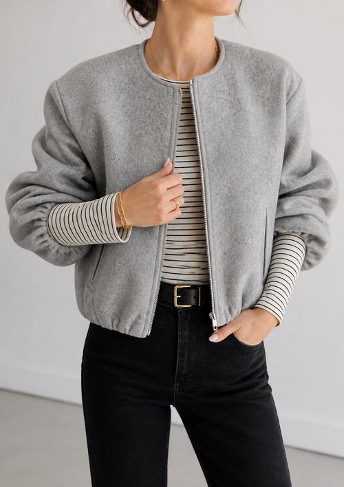 Cropped bomberjack met rits, grijs — tweede aanzicht #gray #grijs