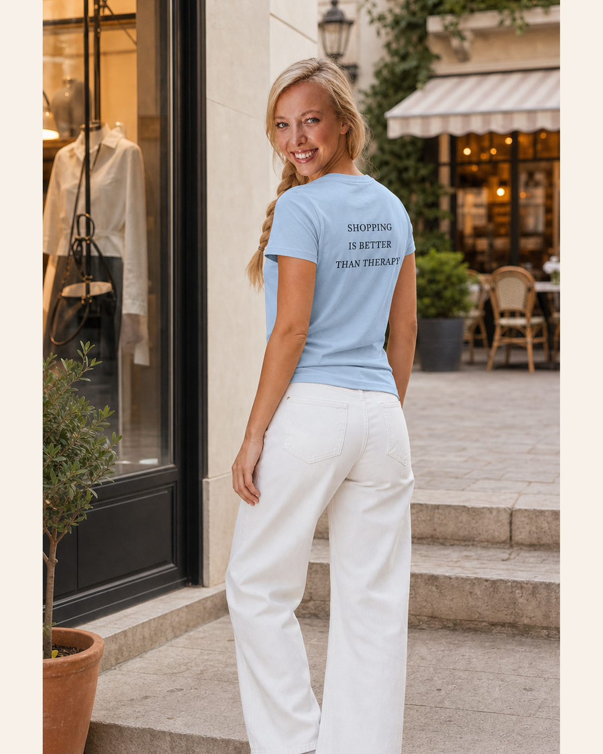 Model met Jovida T-shirt lichtblauw #baby-blue #babyblauw